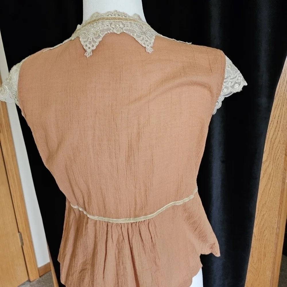 RUST, gold, cream colored gauze and lace blouse by 213 - Picture 6 of 11
